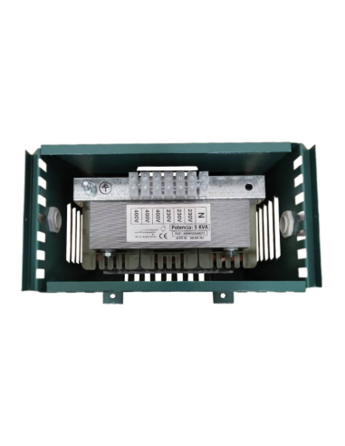 Autotransformador trifásico 230/400V 7,5KVA reversible con caja Serie XMN|Adajusa